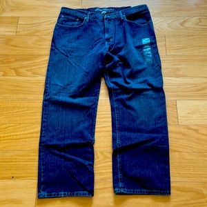 Eddie Bauer 38 waistline 30 length. Relaxed seat thigh straight.